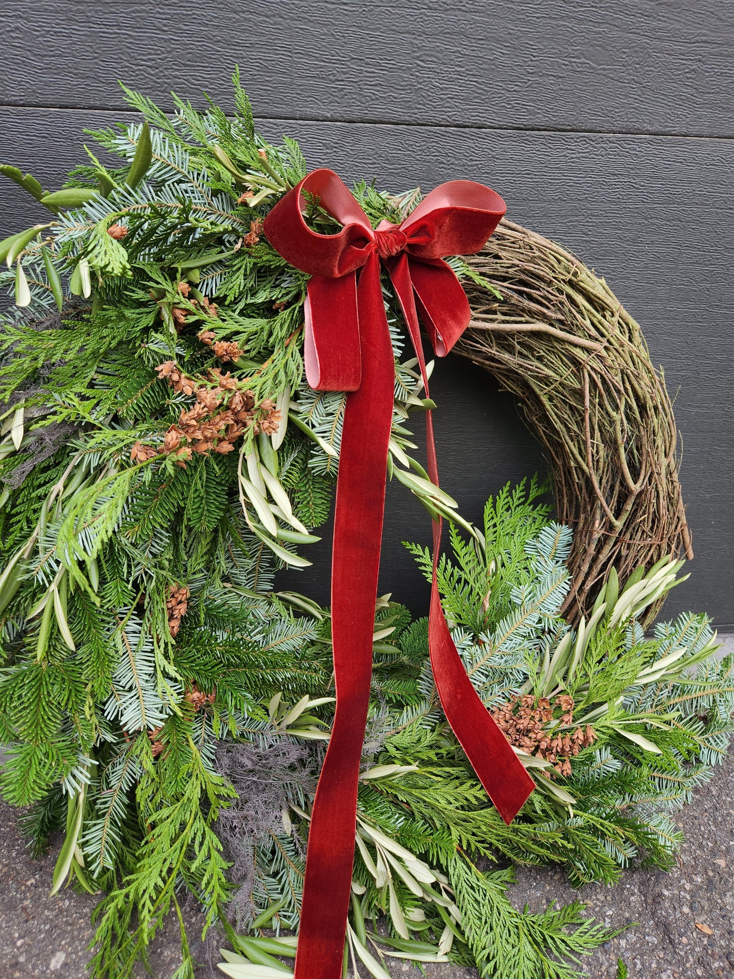 'BIG BEAUTY' Fresh Handcrafted Wreath - Magnolia Acre Co.